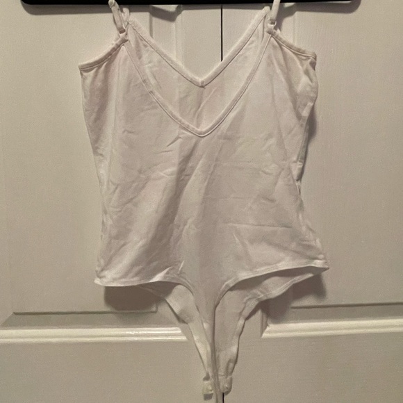 NWOT Bodysuit!🇬🇧Basic white v-neck thong bodysuit - Picture 4 of 10